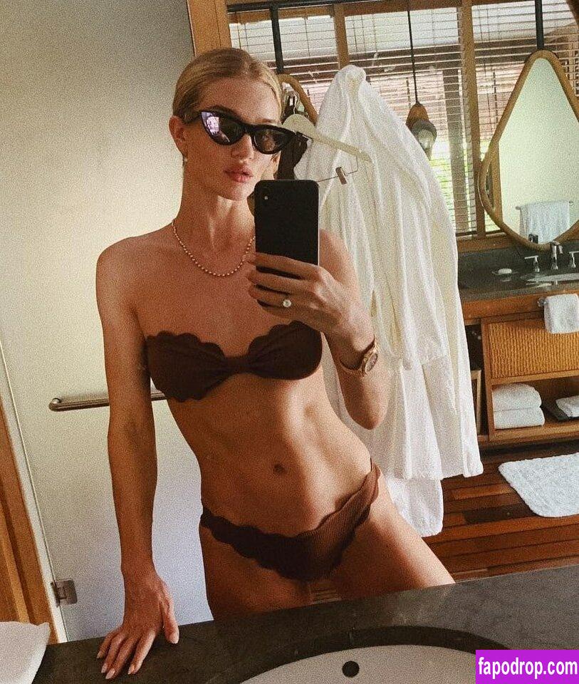 Rosie Huntington-Whiteley / rosiehw слитое обнаженное фото #0013 с Онлифанс или Патреон