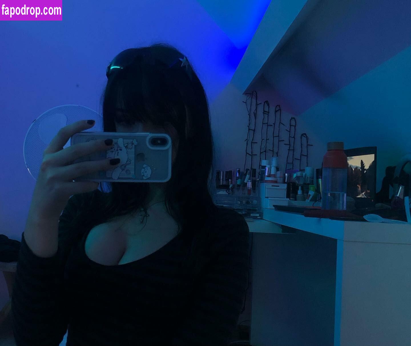 saabine777 / 4lkiraa / diedatmyhouse / ilovemybunnyakira / sabine_dede / valerine777 leak of nude photo #0035 from OnlyFans or Patreon