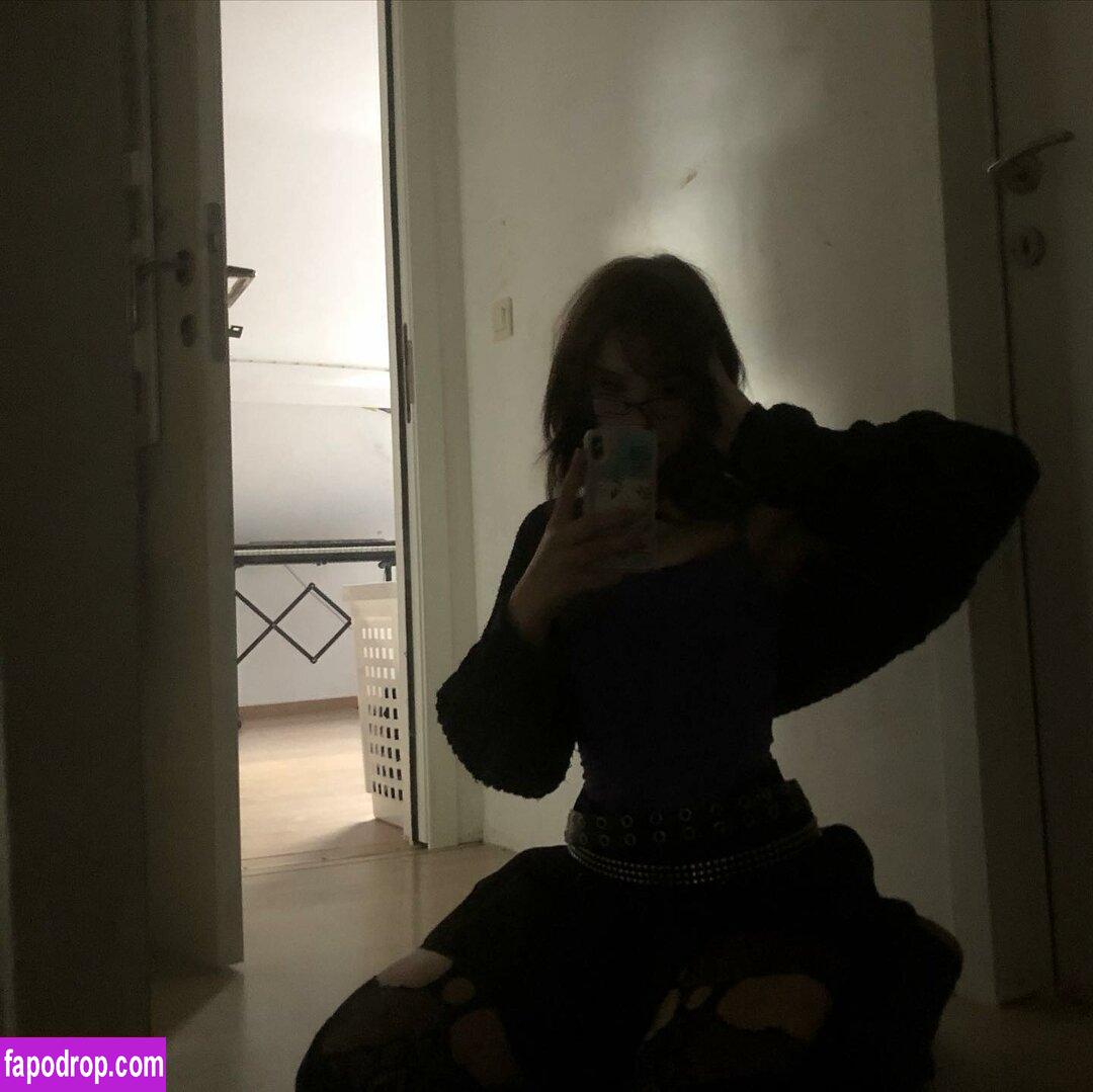 saabine777 / 4lkiraa / diedatmyhouse / ilovemybunnyakira / sabine_dede / valerine777 leak of nude photo #0039 from OnlyFans or Patreon