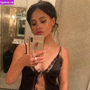 Sarah Jeffery leak #0054