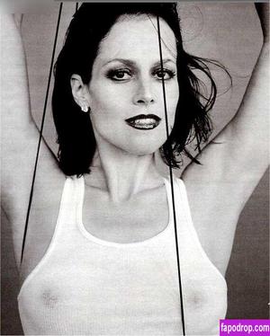 Sigourney Weaver photo #0072