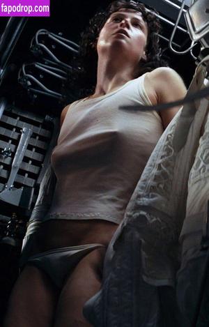 Sigourney Weaver photo #0078