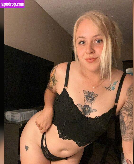 Simplylavenderlilacs / Makenzie Marie / itslavenderdarling leak of nude photo #0009 from OnlyFans or Patreon