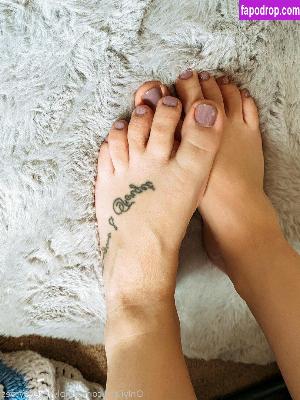 simplyyprettyytoes слив #0003