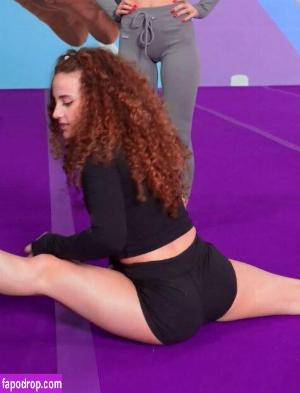 Sofie Dossi leak #0191