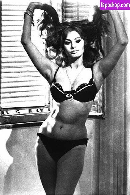 Sophia Loren / atardecerdeoroooo / simplysophialoren слитое обнаженное фото #0022 с Онлифанс или Патреон