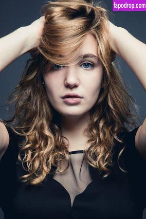 Sophie Nelisse фото #0043