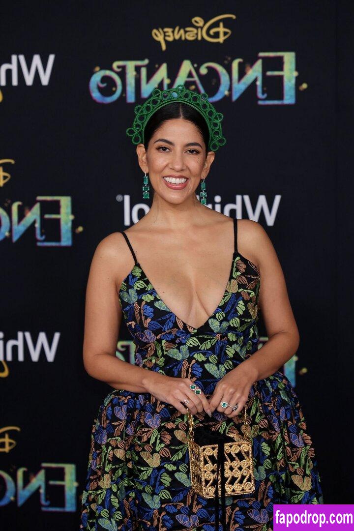 Stephanie Beatriz / Rosa Diaz / bellasramos / iamstephbeatz / stephaniebeatriz слитое обнаженное фото #0092 с Онлифанс или Патреон