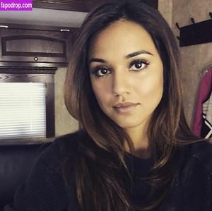 Summer Bishil photo #0009