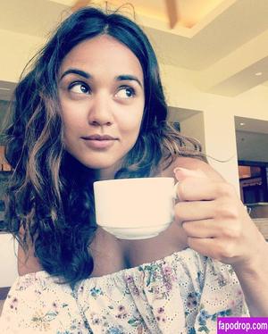 Summer Bishil photo #0022