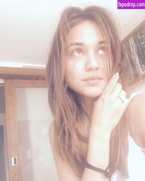 Summer Bishil photo #0036