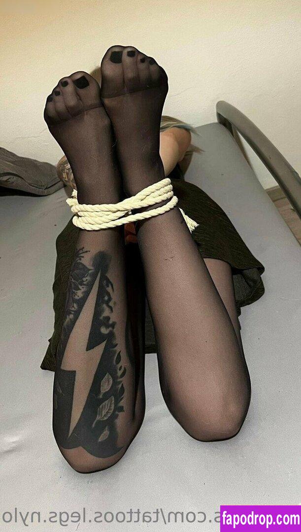 tattoos.legs.nylons / Tessa VIP слитое обнаженное фото #0047 с Онлифанс или Патреон