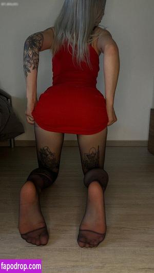 tattoos.legs.nylons photo #0082