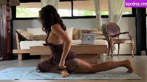 Thais-Yoga photo #0059