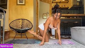 Thais-Yoga photo #0062