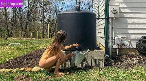 The Naked Gardener leak #0022