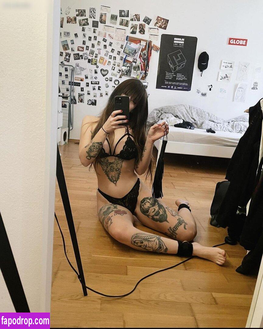 thegirlwiththedeadtooth / bakayarox / deadstrangerx leak of nude photo #0061 from OnlyFans or Patreon