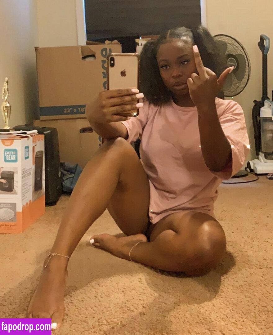 thick.trixxx / sharayyxxx leak of nude photo #0003 from OnlyFans or Patreon