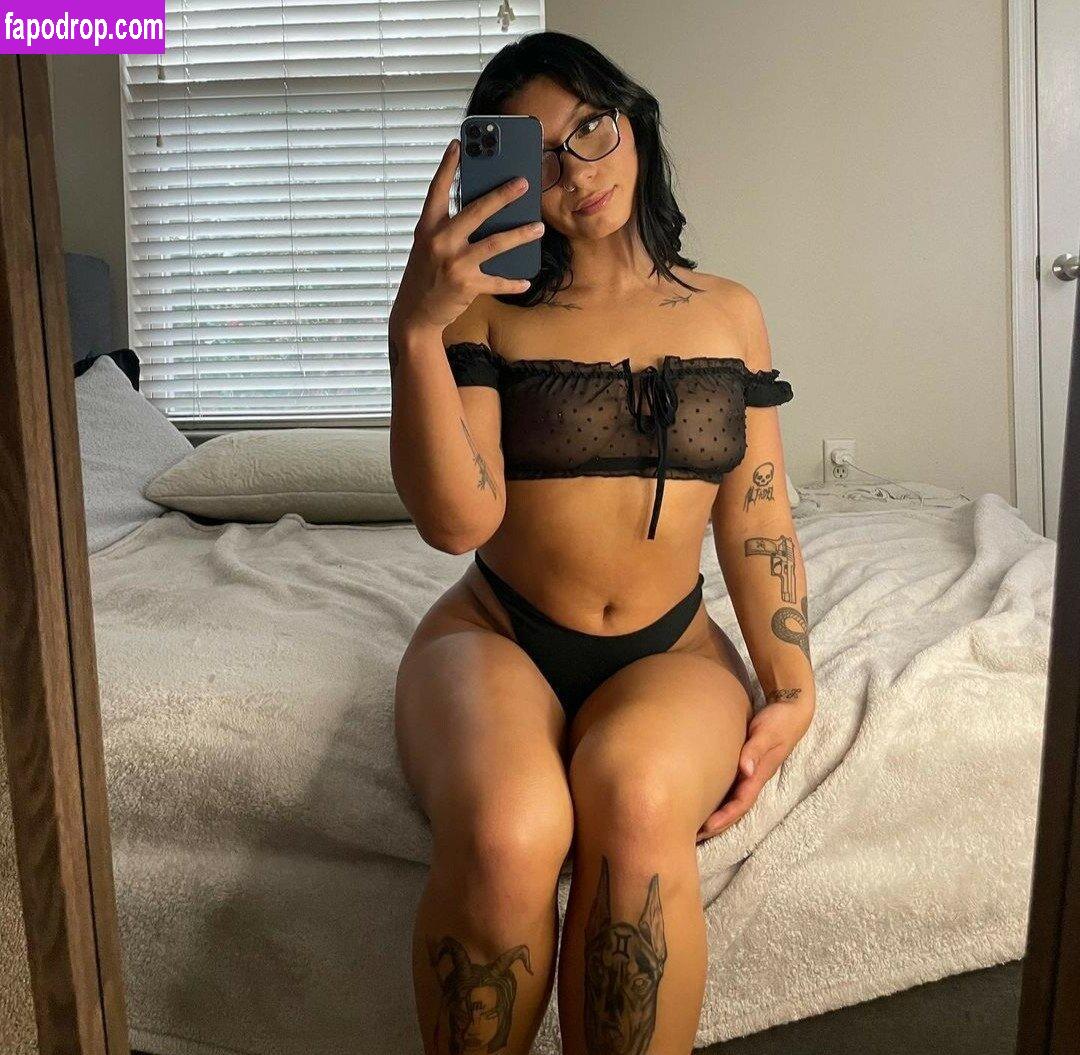 Throatzilla / orallygiftedtx / thr0atzilla69 leak of nude photo #0002 from OnlyFans or Patreon