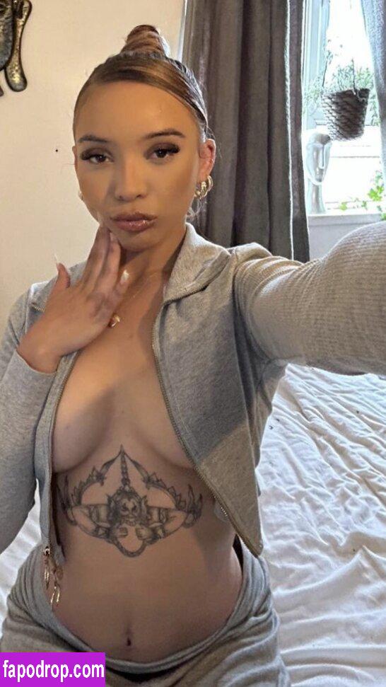 Tia.Ivy_ / tiawalshesmakeup leak of nude photo #0007 from OnlyFans or Patreon