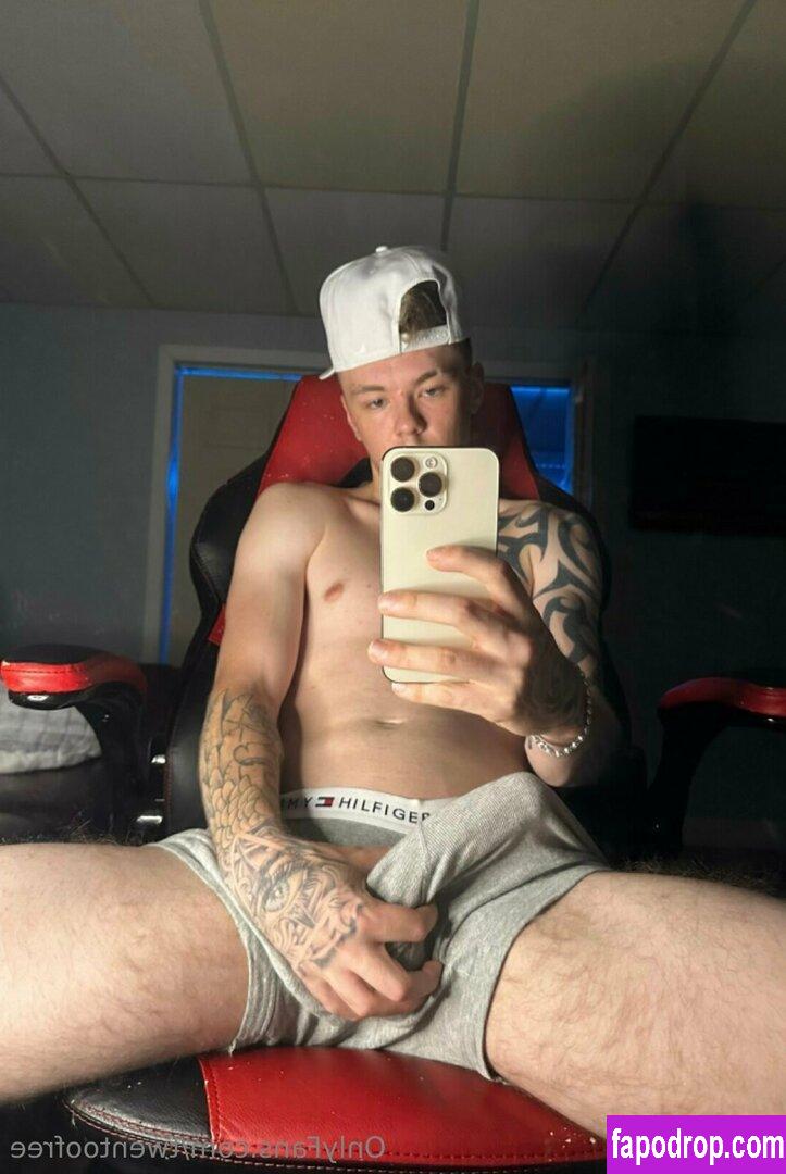 twentoofree / aesth.boyss leak of nude photo #0063 from OnlyFans or Patreon