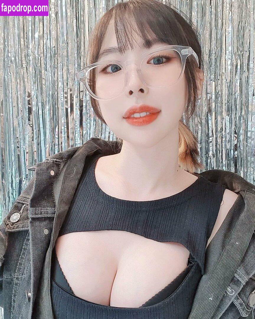 u_hyeeee_03 / Uhye 유혜 / uhye0306 leak of nude photo #0009 from OnlyFans or Patreon