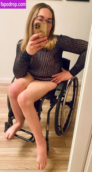 Wheelchairgirl photo #0090