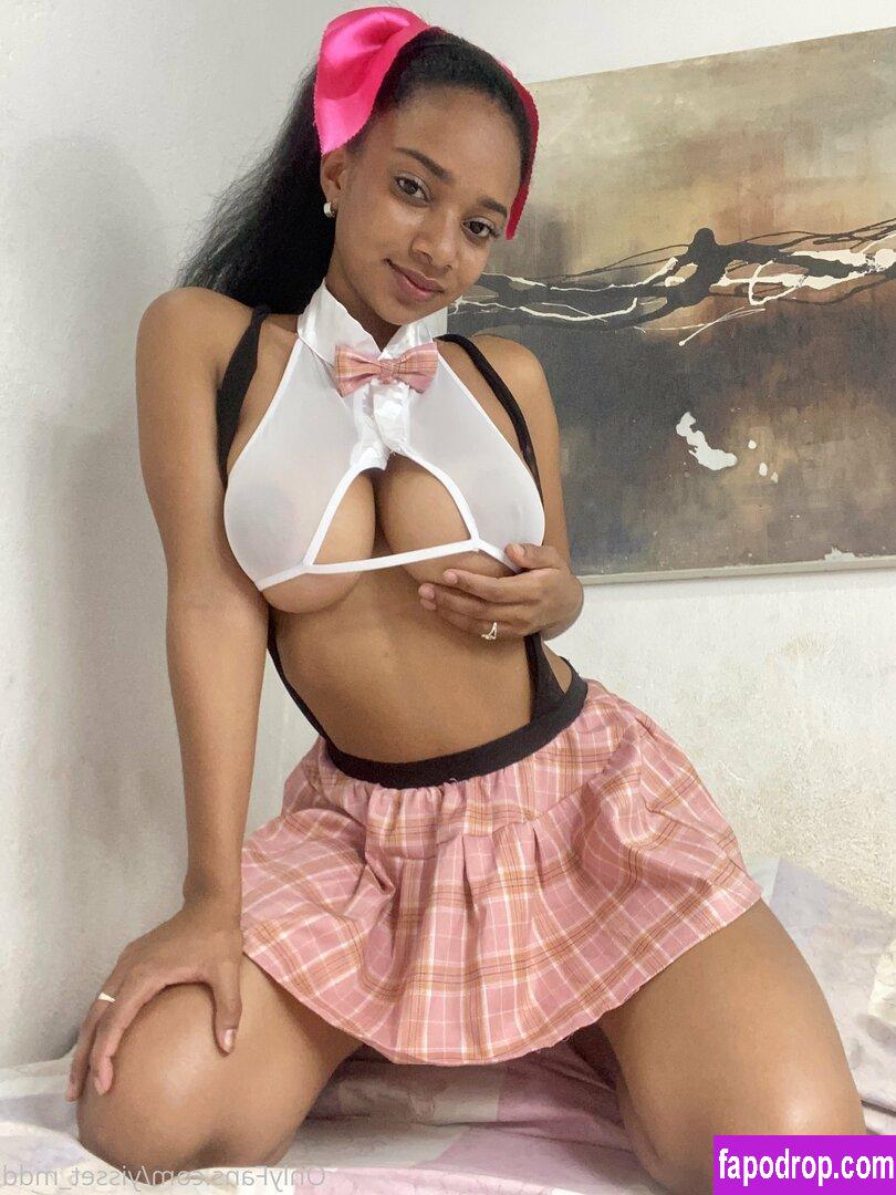 Yissett / yisset_mdd / yissettpetite leak of nude photo #0011 from OnlyFans or Patreon