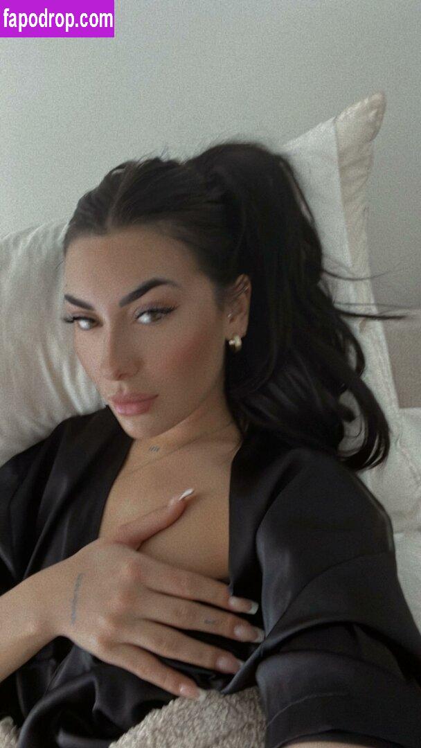 zeinaisreal / babes_on_gram leak of nude photo #0009 from OnlyFans or Patreon