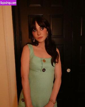 Zooey Deschanel leak #0055