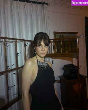 Zooey Deschanel leak #0074